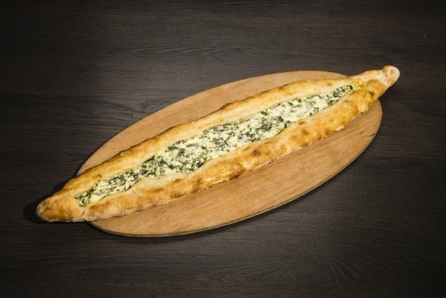 Spinat-Weißkäse Karadeniz Pide (Zum Hier Essen)